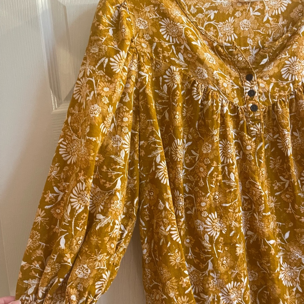 a.n.a Golden Floral Blouse - Picture 4 of 5